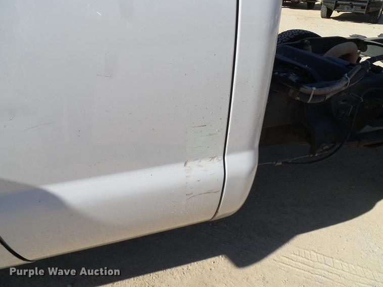 image for item DC2232 2010 Ford F350 Super Duty SuperCab pickup truck chassis