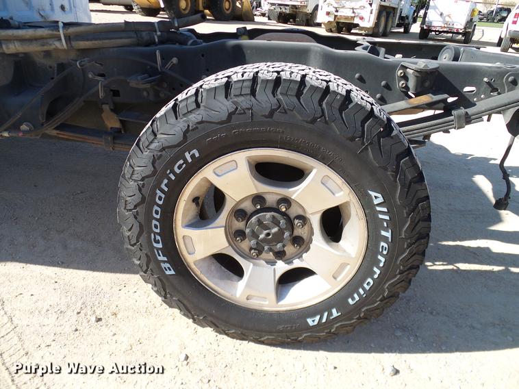 image for item DC2232 2010 Ford F350 Super Duty SuperCab pickup truck chassis