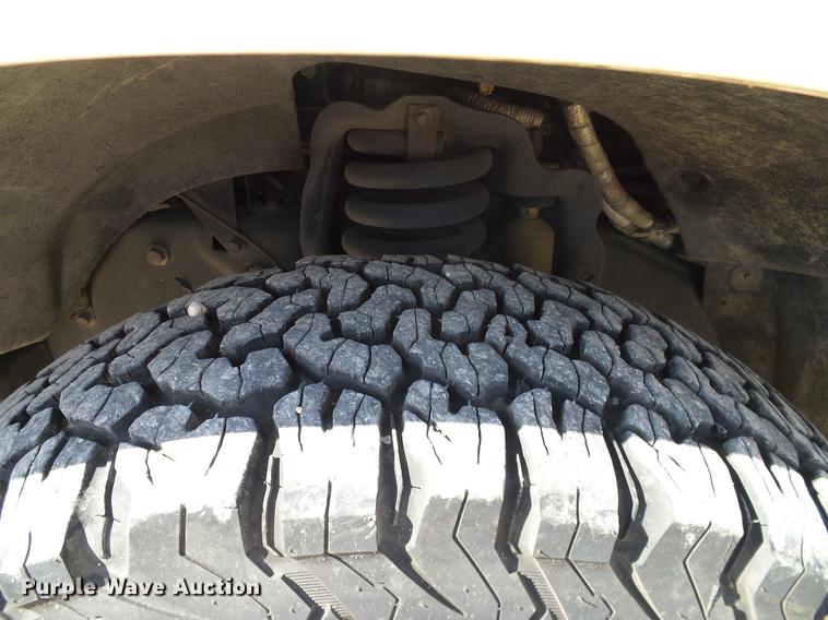 image for item DC2232 2010 Ford F350 Super Duty SuperCab pickup truck chassis