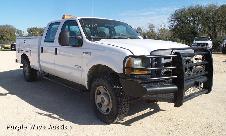 image for item DC2233 2005 Ford F350 Super Duty Crew Cab utility bed pickup truck