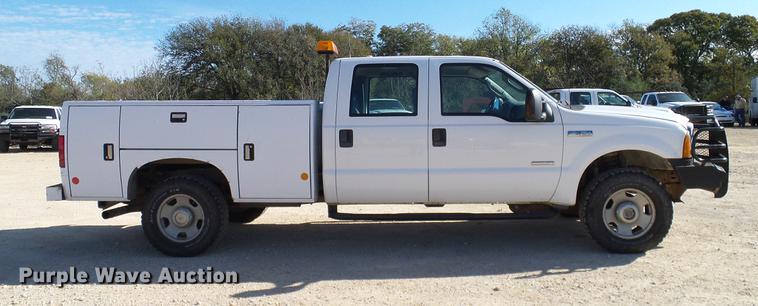 image for item DC2233 2005 Ford F350 Super Duty Crew Cab utility bed pickup truck
