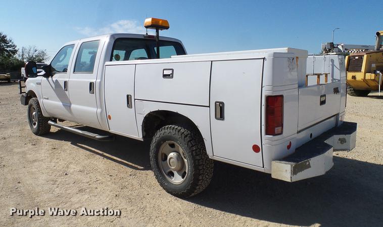 image for item DC2233 2005 Ford F350 Super Duty Crew Cab utility bed pickup truck