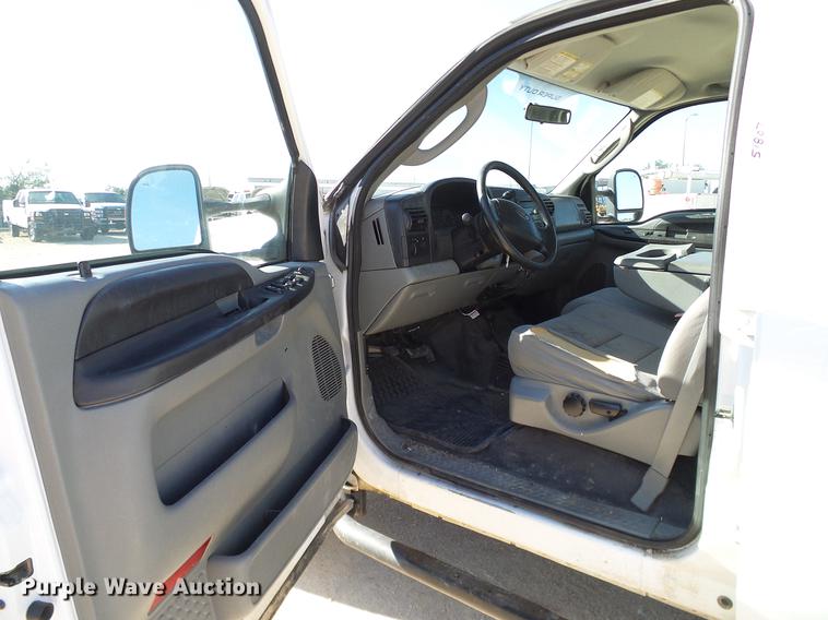 image for item DC2233 2005 Ford F350 Super Duty Crew Cab utility bed pickup truck