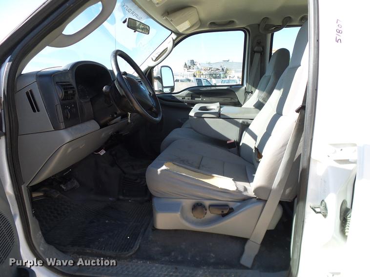 image for item DC2233 2005 Ford F350 Super Duty Crew Cab utility bed pickup truck