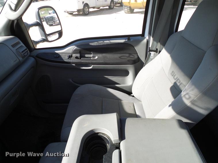 image for item DC2233 2005 Ford F350 Super Duty Crew Cab utility bed pickup truck