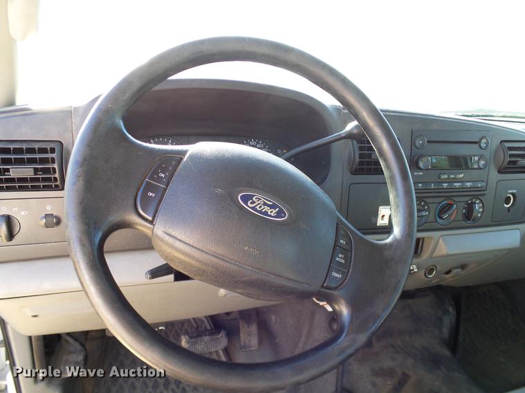 image for item DC2233 2005 Ford F350 Super Duty Crew Cab utility bed pickup truck