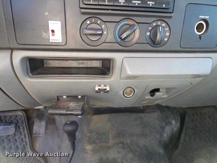 image for item DC2233 2005 Ford F350 Super Duty Crew Cab utility bed pickup truck