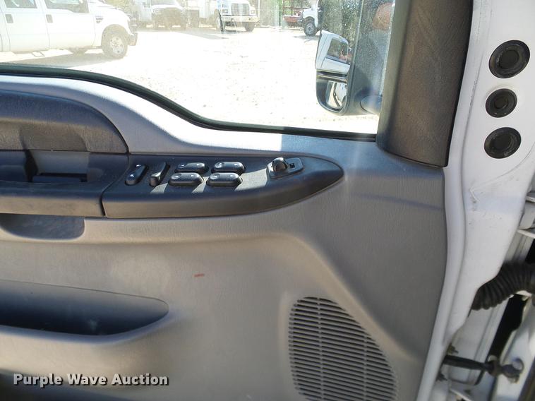 image for item DC2233 2005 Ford F350 Super Duty Crew Cab utility bed pickup truck