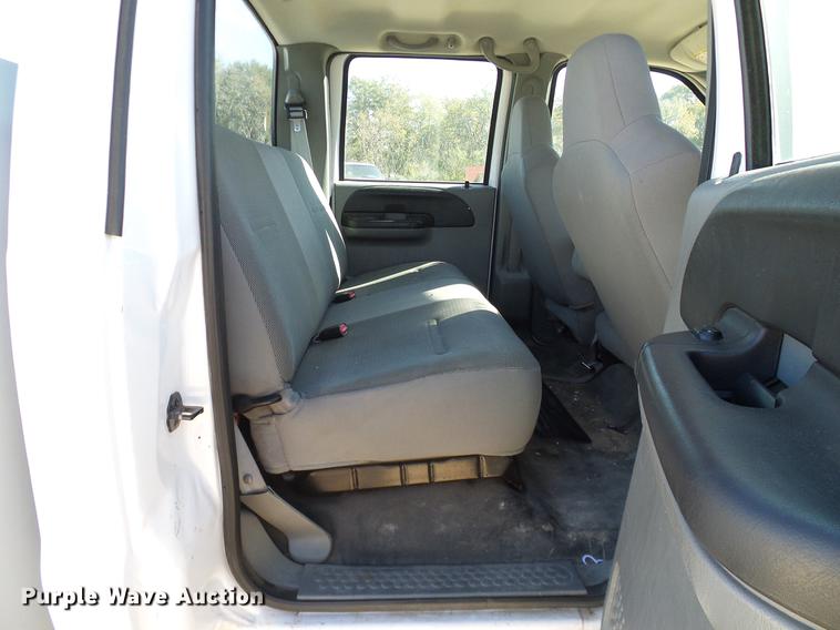 image for item DC2233 2005 Ford F350 Super Duty Crew Cab utility bed pickup truck