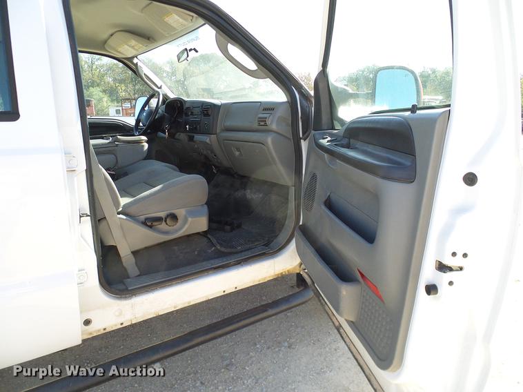 image for item DC2233 2005 Ford F350 Super Duty Crew Cab utility bed pickup truck