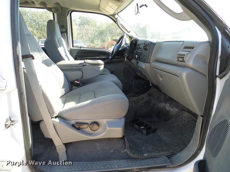 image for item DC2233 2005 Ford F350 Super Duty Crew Cab utility bed pickup truck