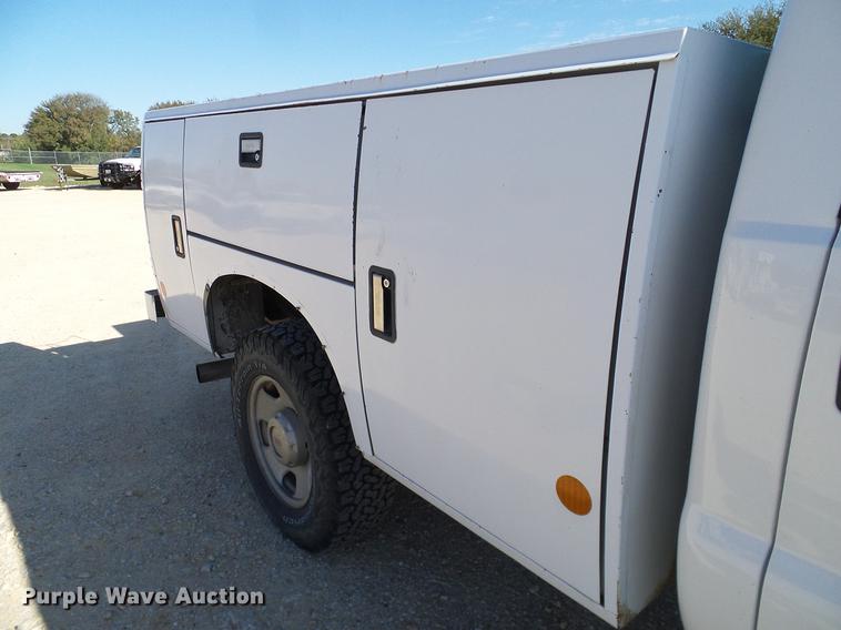 image for item DC2233 2005 Ford F350 Super Duty Crew Cab utility bed pickup truck