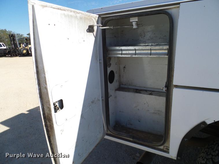 image for item DC2233 2005 Ford F350 Super Duty Crew Cab utility bed pickup truck