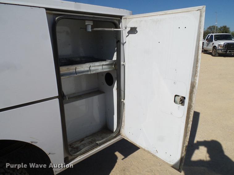 image for item DC2233 2005 Ford F350 Super Duty Crew Cab utility bed pickup truck