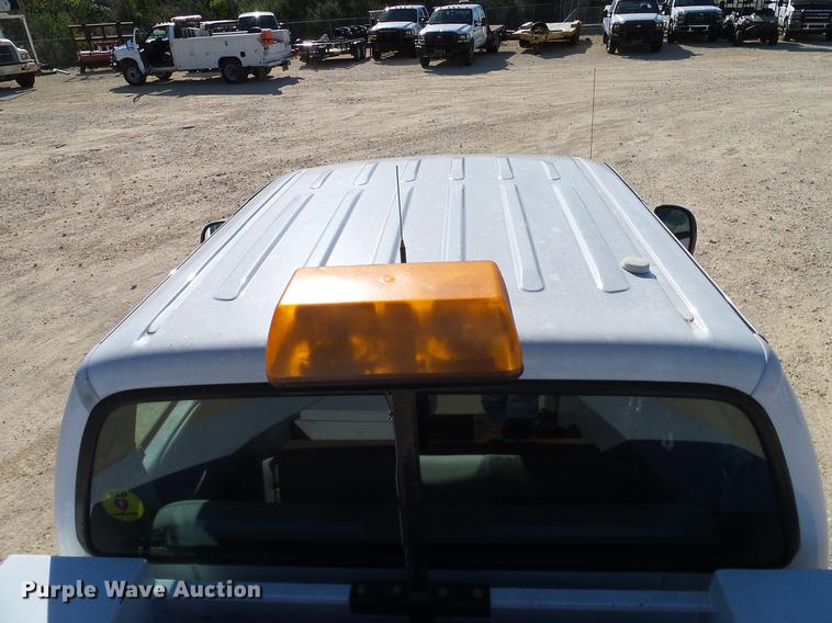 image for item DC2233 2005 Ford F350 Super Duty Crew Cab utility bed pickup truck