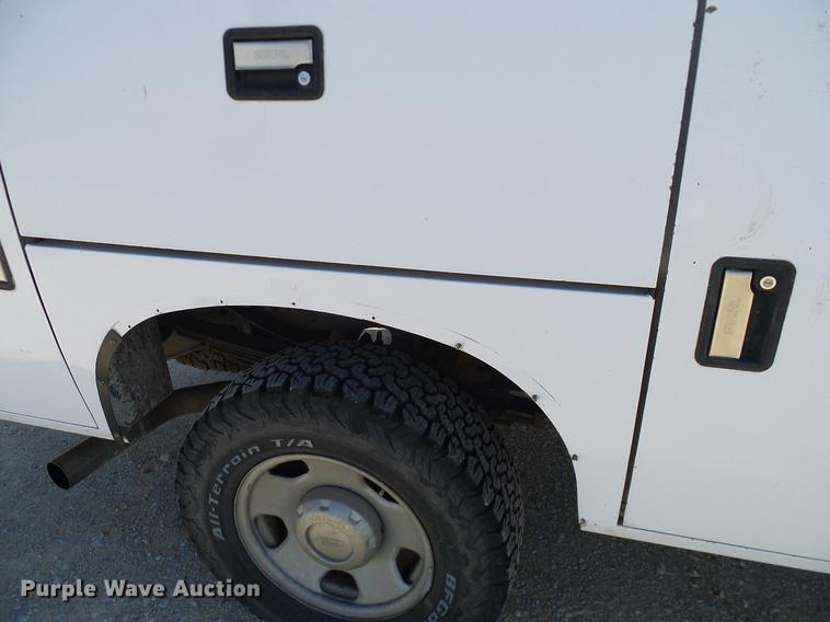 image for item DC2233 2005 Ford F350 Super Duty Crew Cab utility bed pickup truck