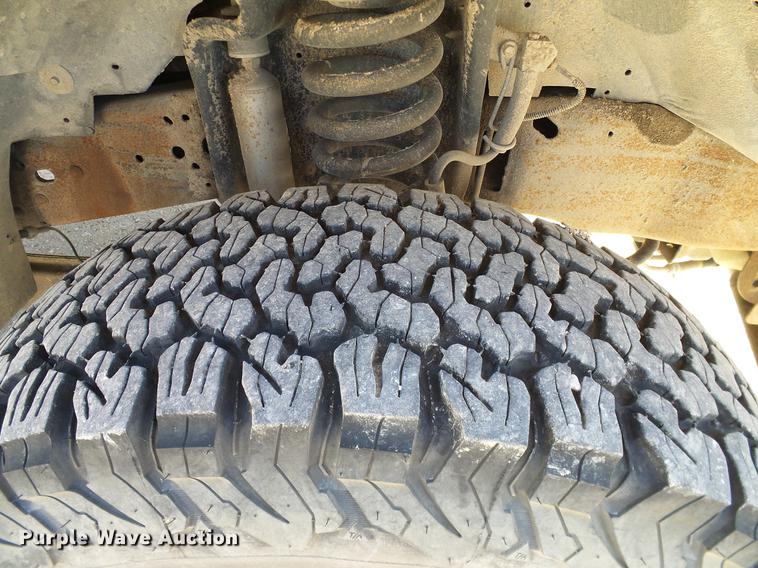 image for item DC2233 2005 Ford F350 Super Duty Crew Cab utility bed pickup truck