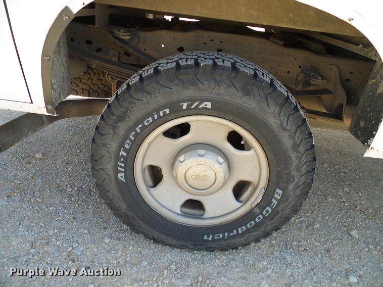 image for item DC2233 2005 Ford F350 Super Duty Crew Cab utility bed pickup truck