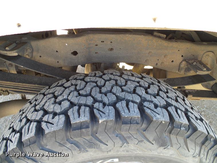 image for item DC2233 2005 Ford F350 Super Duty Crew Cab utility bed pickup truck