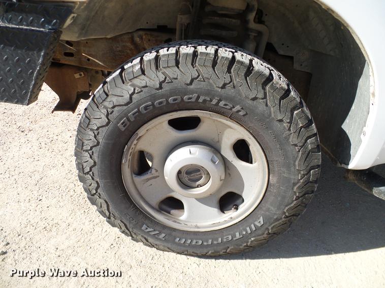 image for item DC2233 2005 Ford F350 Super Duty Crew Cab utility bed pickup truck