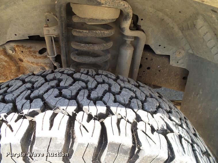 image for item DC2233 2005 Ford F350 Super Duty Crew Cab utility bed pickup truck