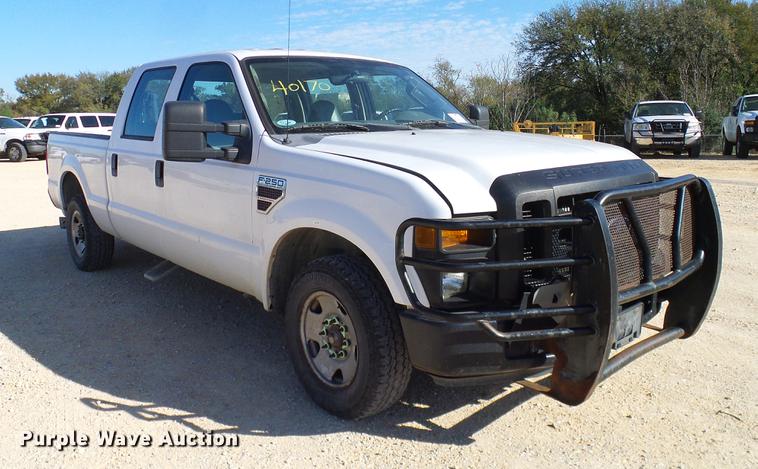 image for item DC2234 2008 Ford F250 Super Duty Crew Cab pickup truck