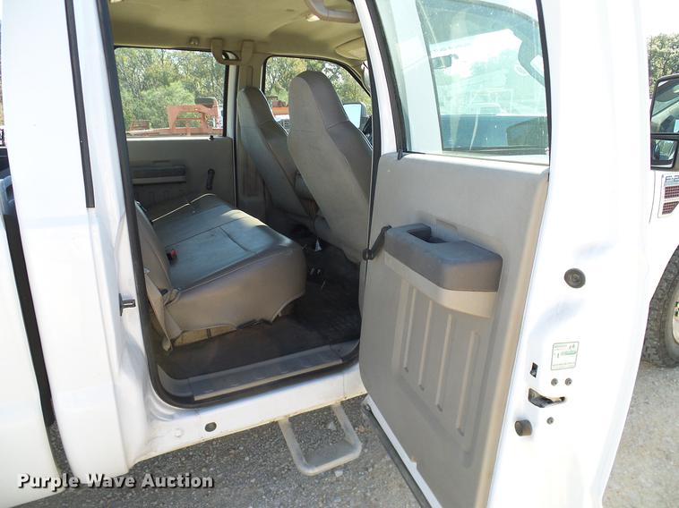 image for item DC2234 2008 Ford F250 Super Duty Crew Cab pickup truck