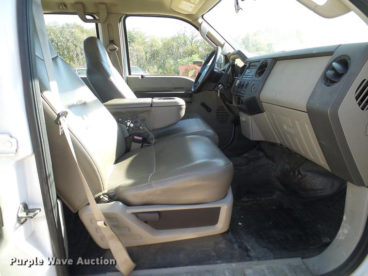 image for item DC2234 2008 Ford F250 Super Duty Crew Cab pickup truck