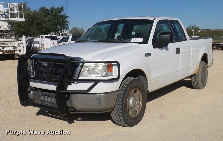 image for item DC2235 2004 Ford F150 SuperCab pickup truck