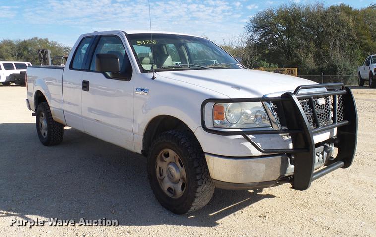 image for item DC2235 2004 Ford F150 SuperCab pickup truck