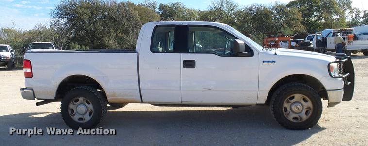 image for item DC2235 2004 Ford F150 SuperCab pickup truck