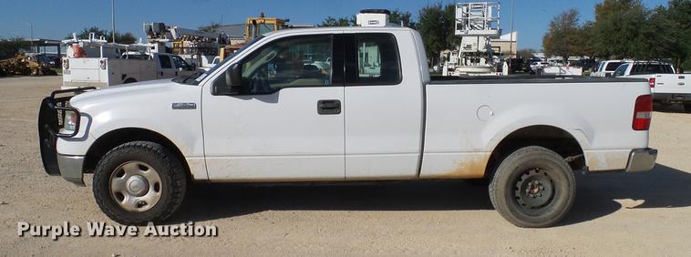 image for item DC2235 2004 Ford F150 SuperCab pickup truck