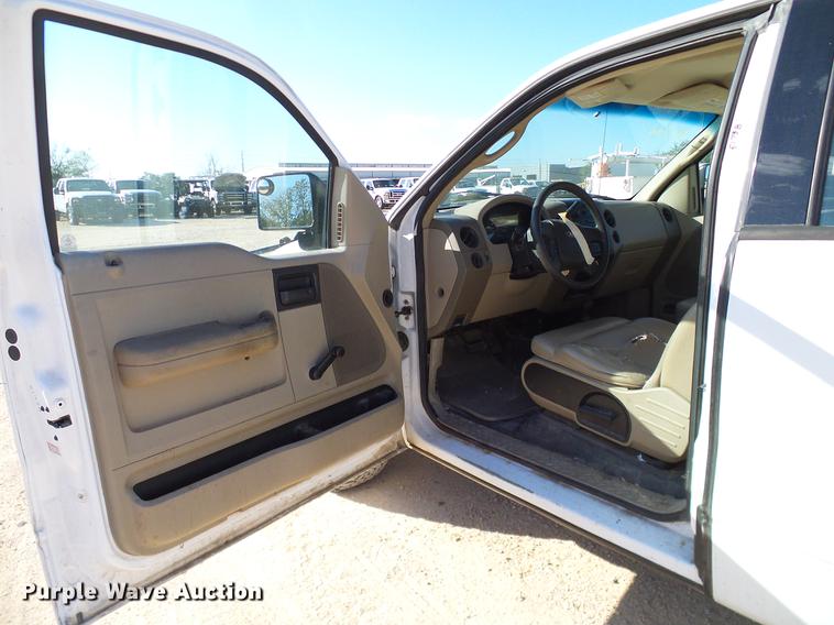 image for item DC2235 2004 Ford F150 SuperCab pickup truck