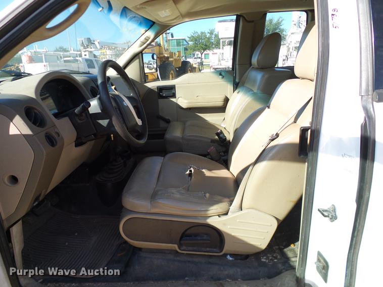 image for item DC2235 2004 Ford F150 SuperCab pickup truck