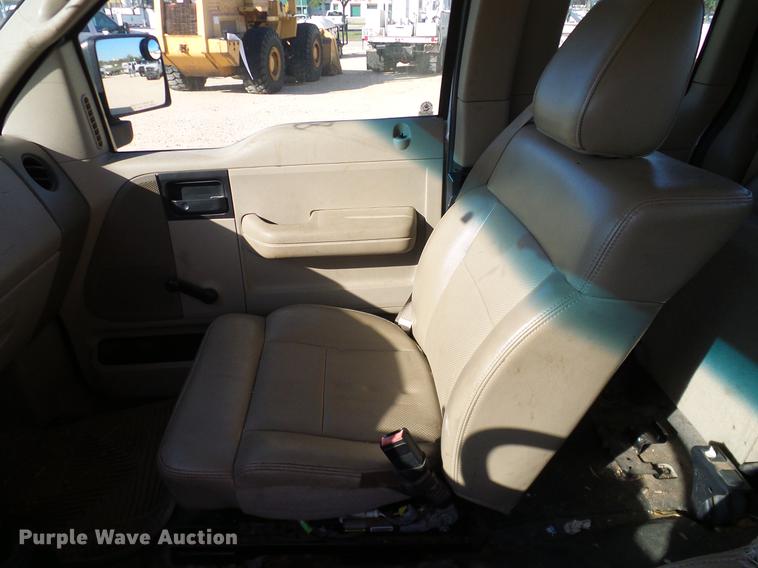 image for item DC2235 2004 Ford F150 SuperCab pickup truck