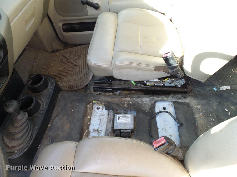 image for item DC2235 2004 Ford F150 SuperCab pickup truck