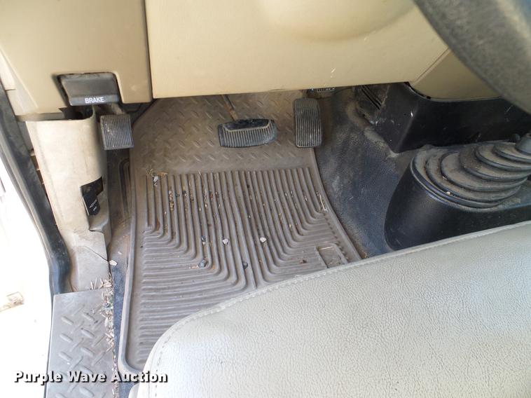 image for item DC2235 2004 Ford F150 SuperCab pickup truck