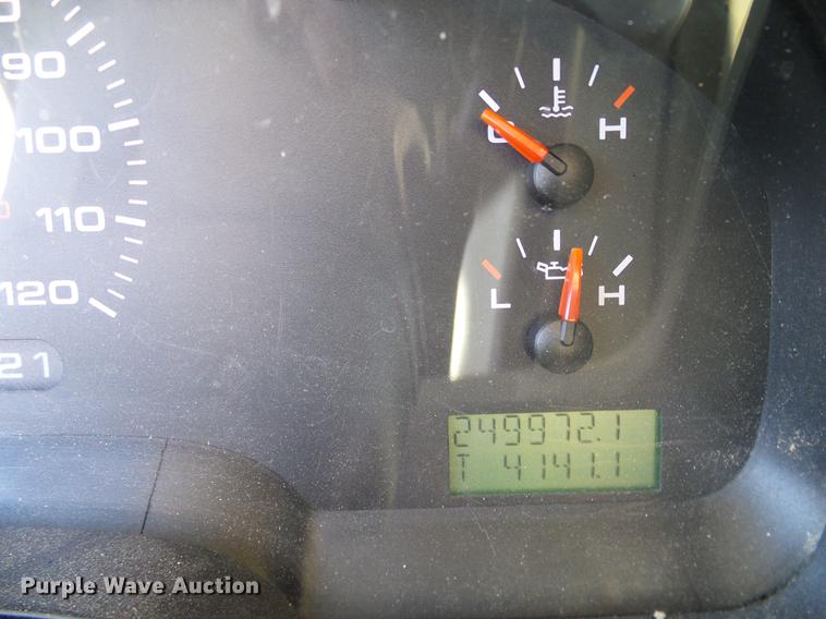 image for item DC2235 2004 Ford F150 SuperCab pickup truck