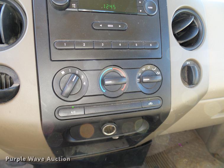 image for item DC2235 2004 Ford F150 SuperCab pickup truck