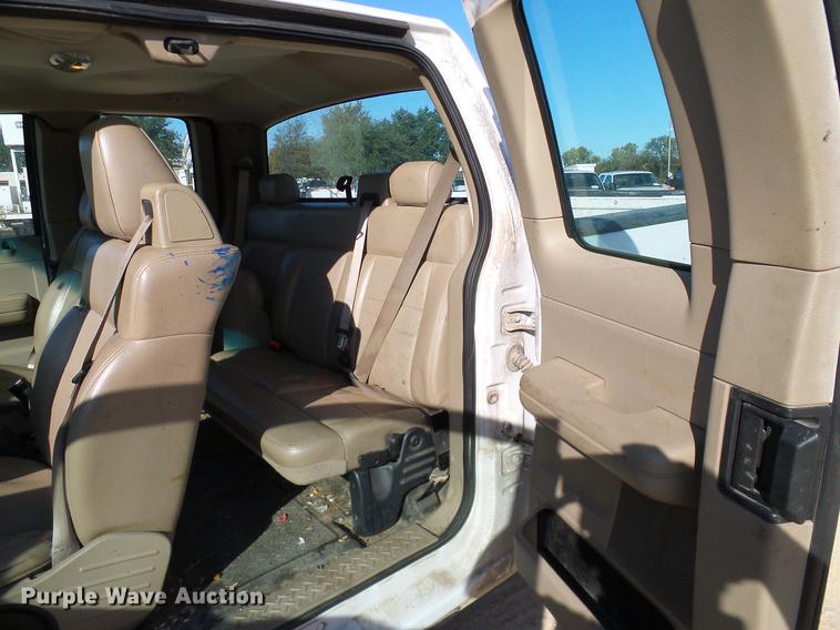 image for item DC2235 2004 Ford F150 SuperCab pickup truck