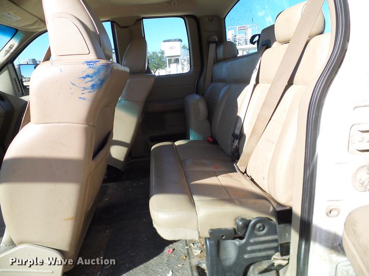 image for item DC2235 2004 Ford F150 SuperCab pickup truck