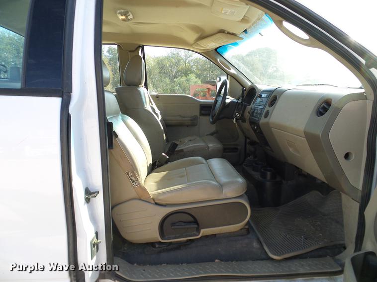 image for item DC2235 2004 Ford F150 SuperCab pickup truck