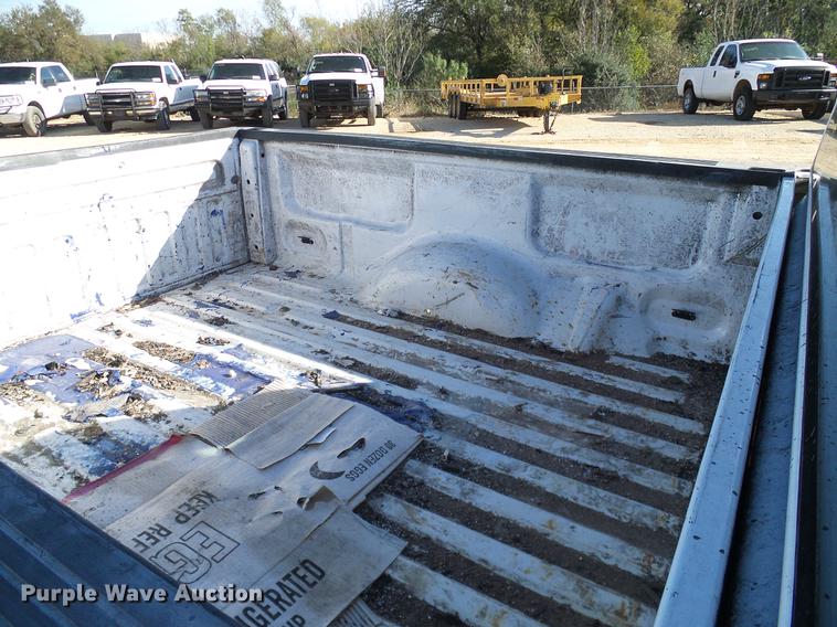 image for item DC2235 2004 Ford F150 SuperCab pickup truck