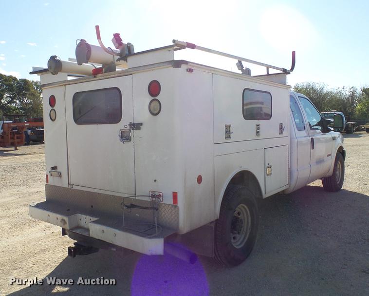 image for item DC2236 2004 Ford F350 Super Duty SuperCab utility bed pickup truck