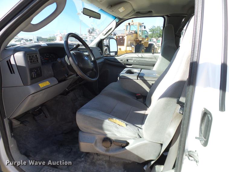 image for item DC2236 2004 Ford F350 Super Duty SuperCab utility bed pickup truck