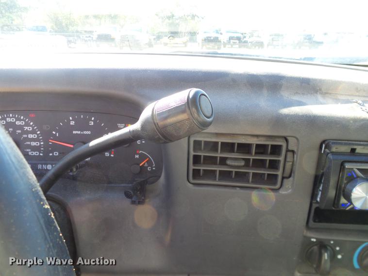 image for item DC2236 2004 Ford F350 Super Duty SuperCab utility bed pickup truck