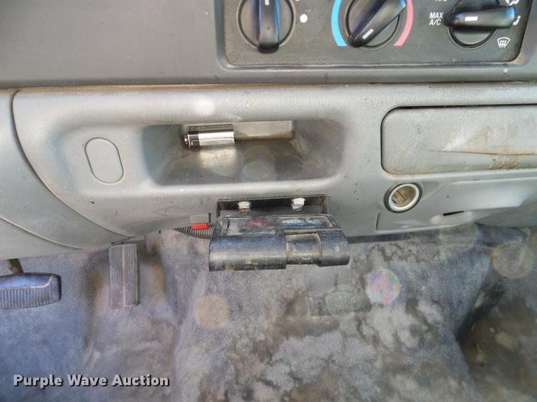 image for item DC2236 2004 Ford F350 Super Duty SuperCab utility bed pickup truck