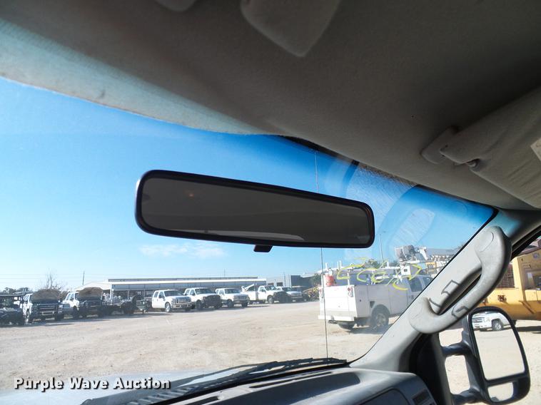 image for item DC2236 2004 Ford F350 Super Duty SuperCab utility bed pickup truck