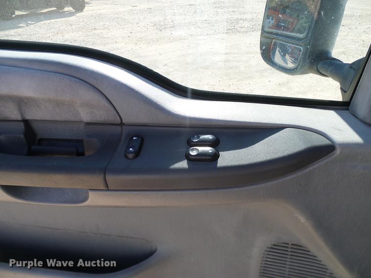 image for item DC2236 2004 Ford F350 Super Duty SuperCab utility bed pickup truck