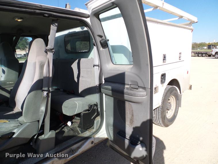 image for item DC2236 2004 Ford F350 Super Duty SuperCab utility bed pickup truck